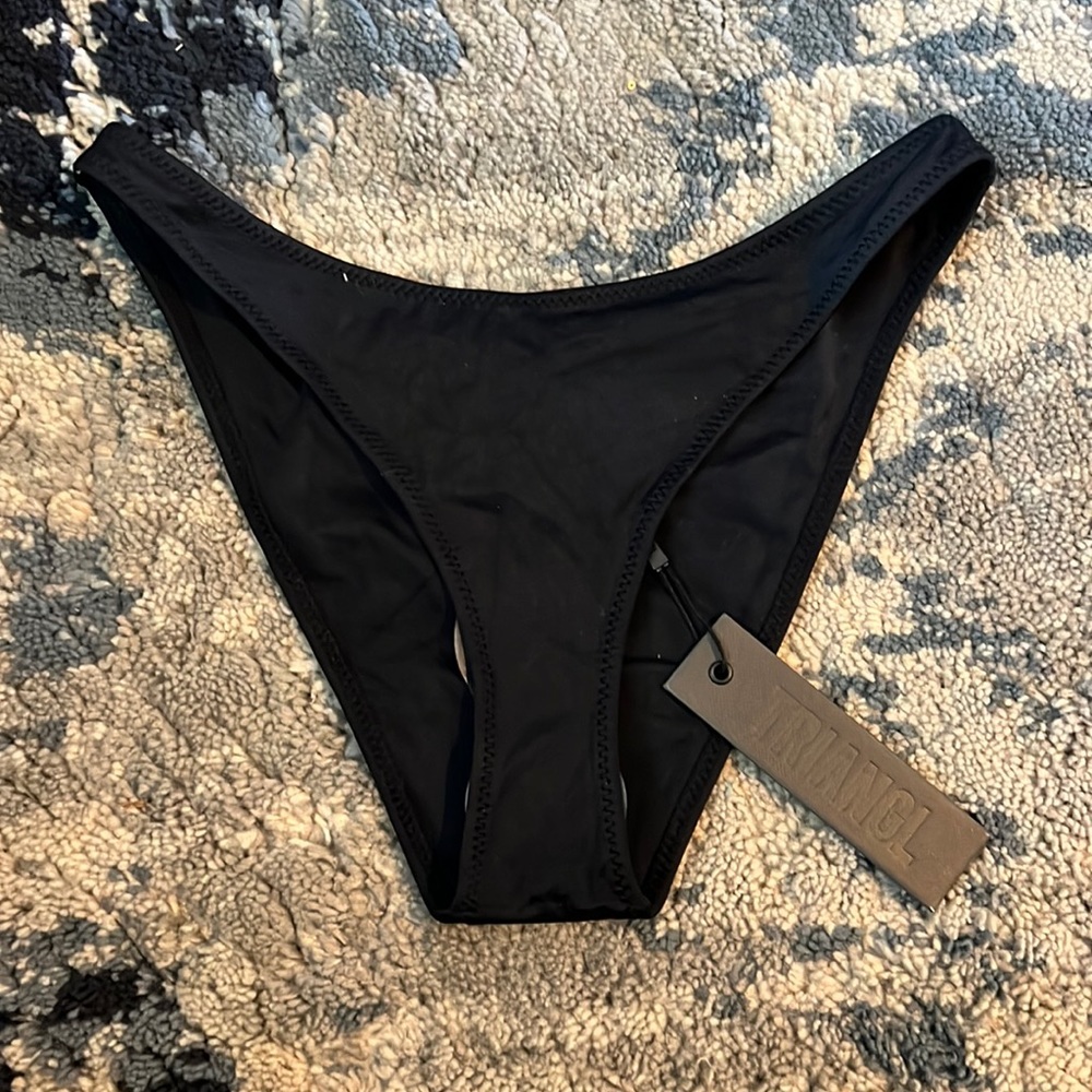 Matte Black cheeky Coverage